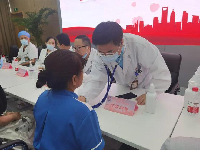 完美电竞 完美电竞平台13个医技科室、8场社区义诊爱心健康咨询活动送到家门口(图1)