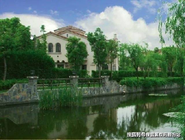 同润圣塔路完美电竞斯(官方网站)同润圣塔路斯别墅总价(图11) 同润圣塔路完美电竞斯(官方网站)同润圣塔路斯别墅总价(图11)