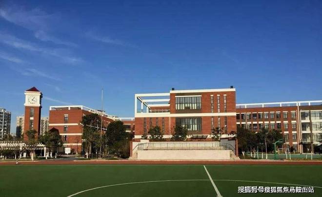 同润圣塔路完美电竞斯(官方网站)同润圣塔路斯别墅总价(图18) 同润圣塔路完美电竞斯(官方网站)同润圣塔路斯别墅总价(图18)